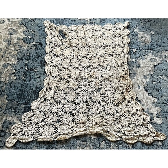 Coverlet Throw Hand Crochet Antique 20s Handmade USA Vintage Granny Cottage 65" - Picture 2 of 3